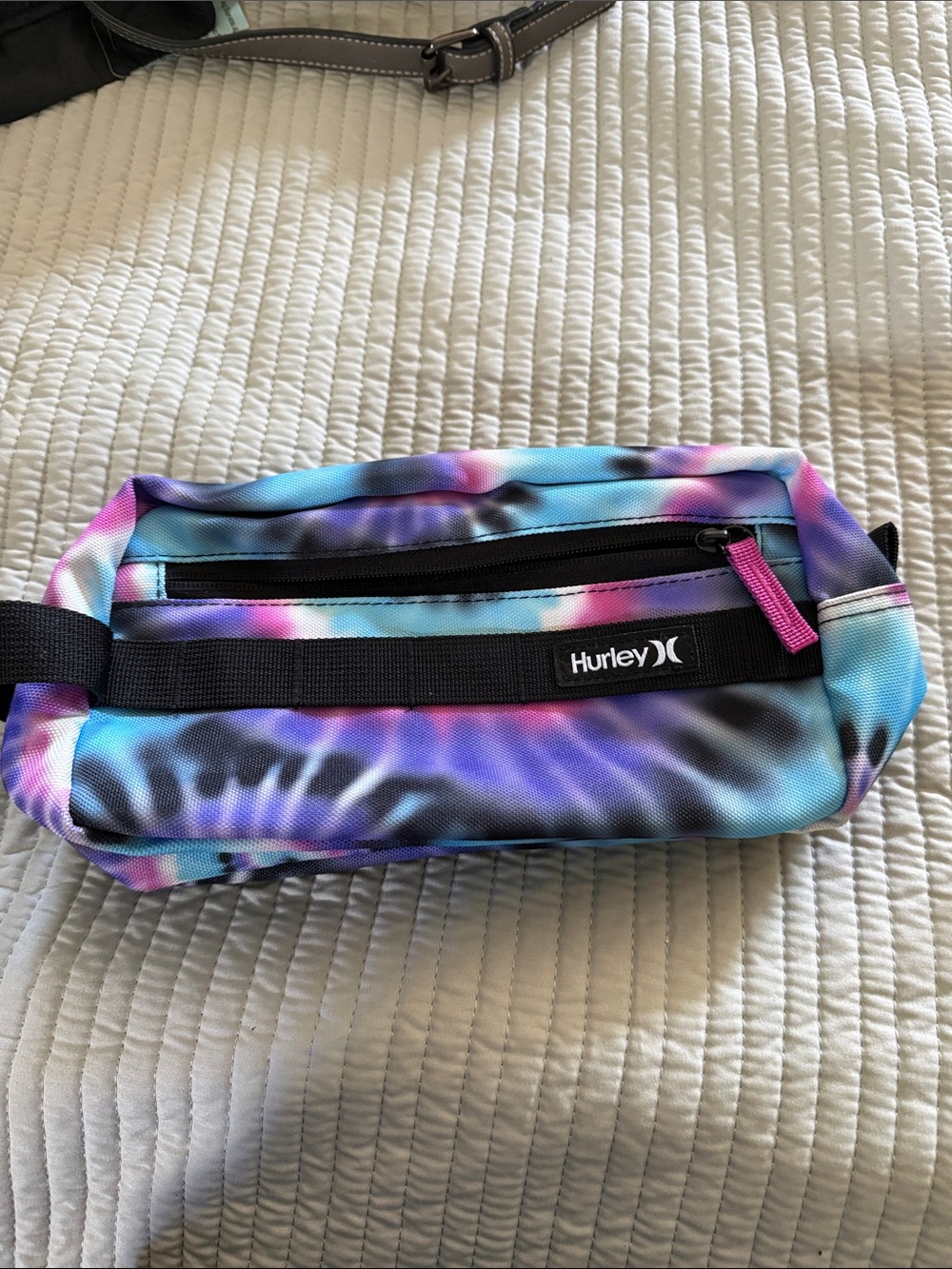 Hurley Tie-Dye Blue Purple Pink toiletries bag. Unisex